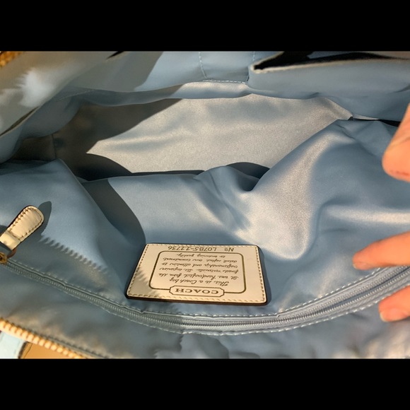 Authentic Coach Logo Tote - Picture 7 of 8